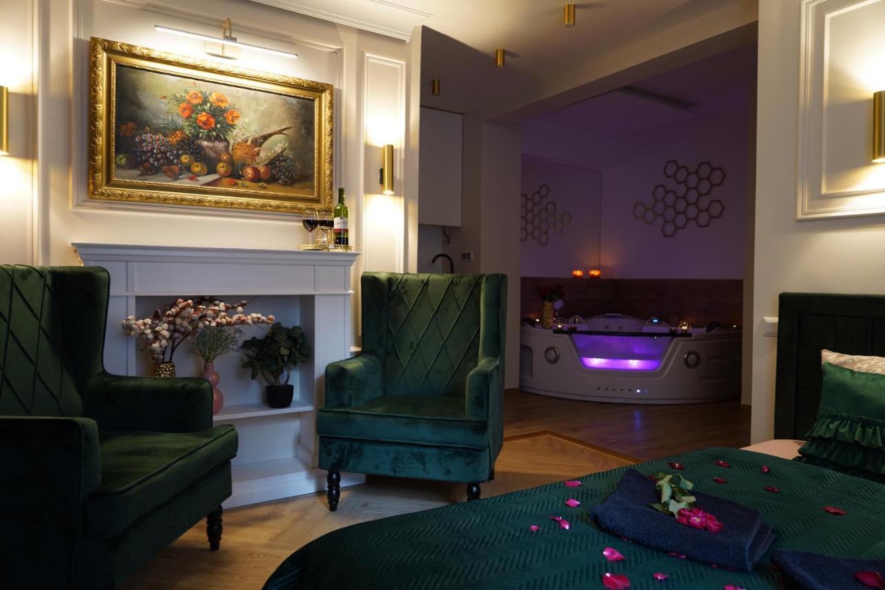 Jacuzzi Spa Apartment Krasków Dış mekan fotoğraf