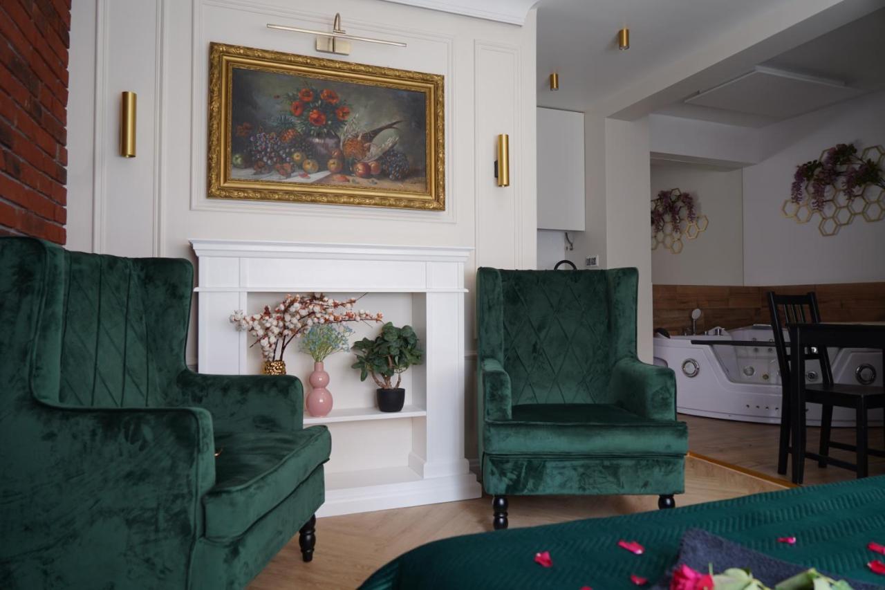 Jacuzzi Spa Apartment Krasków Dış mekan fotoğraf