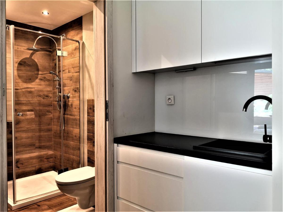 Jacuzzi Spa Apartment Krasków Dış mekan fotoğraf