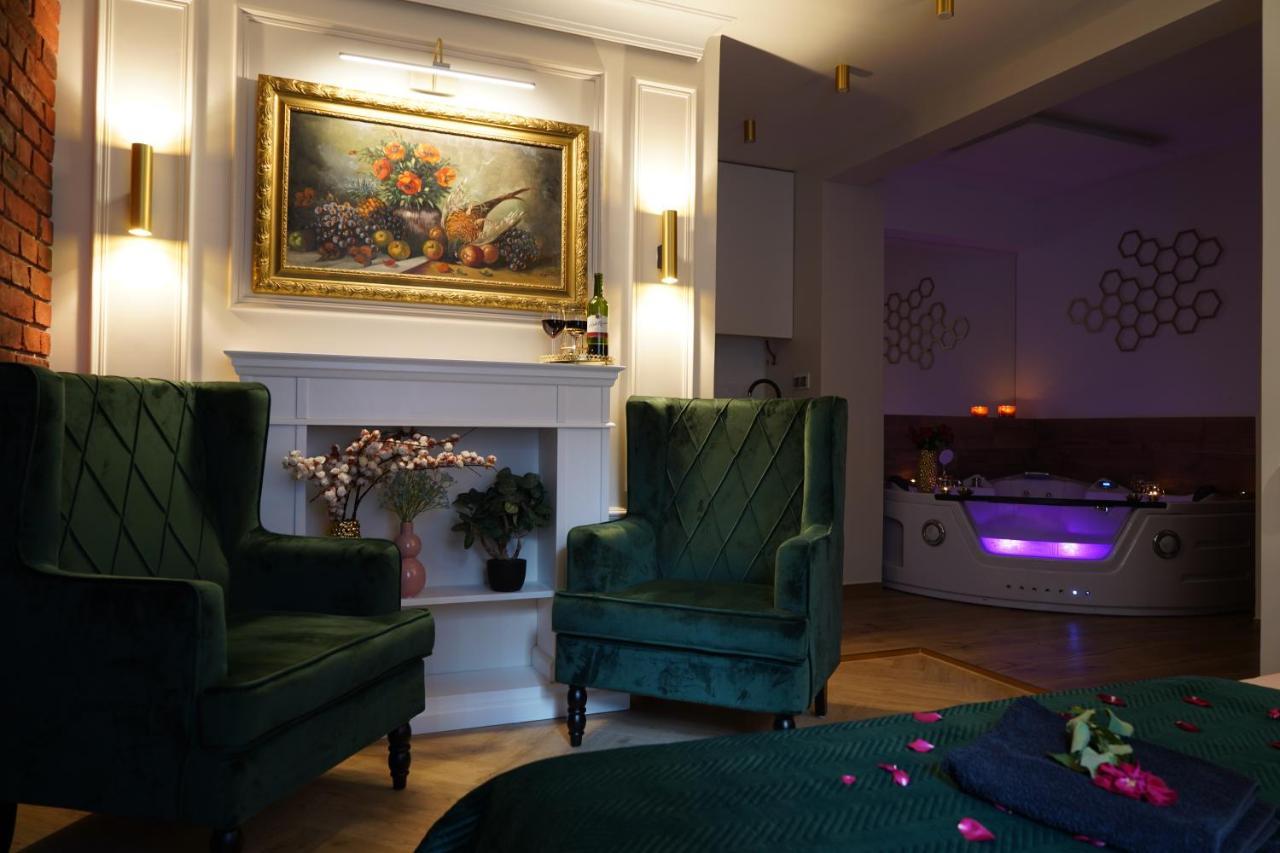 Jacuzzi Spa Apartment Krasków Dış mekan fotoğraf